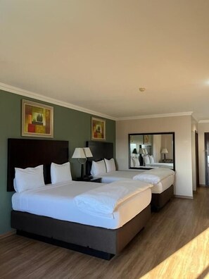 Premium bedding, pillowtop beds, in-room safe, desk - Hampshire Hotel Ballito Durban (Ballito)