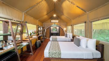 Premium bedding, minibar, individually decorated, individually furnished