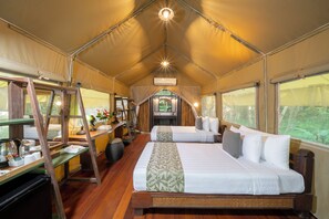 Premium bedding, minibar, individually decorated, individually furnished