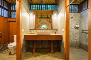 Ducha, artículos de tocador de diseñador, secador de pelo, pantuflas