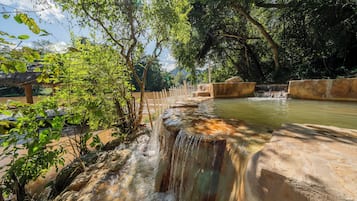 Außenpool, Liegestühle