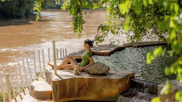 Außenpool, Liegestühle