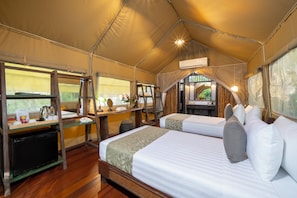 Premium bedding, minibar, individually decorated, individually furnished - Hintok River Camp at Hellfire Pass (Sai Yok)