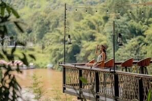 Bar (on property) - Hintok River Camp at Hellfire Pass (Sai Yok)
