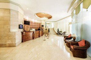 Área de estar no saguão