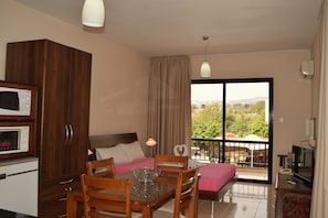 Studio | Egyptian cotton sheets, in-room safe, blackout drapes - Anna Hotel Apartments (Kissonerga)