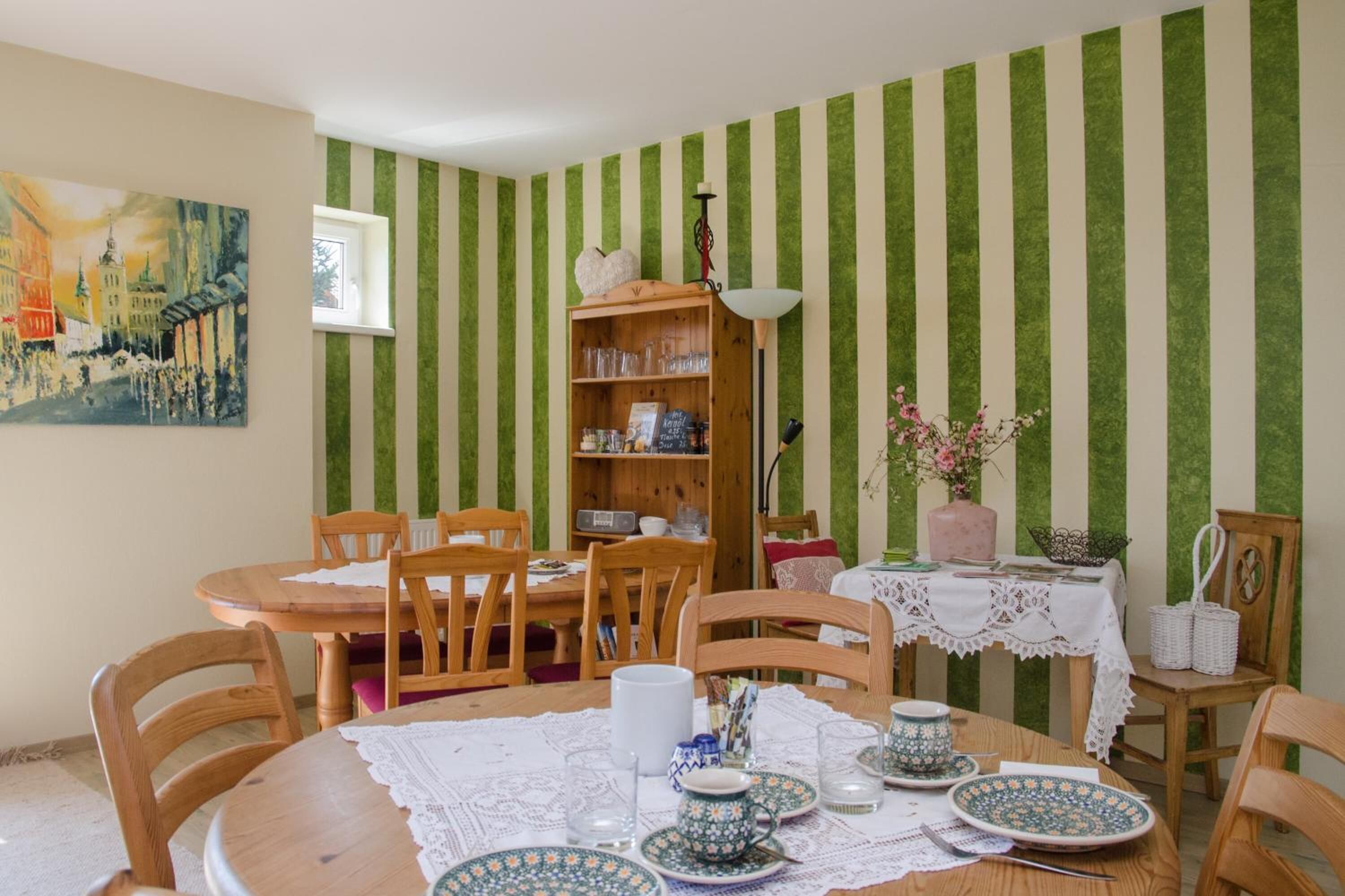 Lunch and dinner served, garden views 