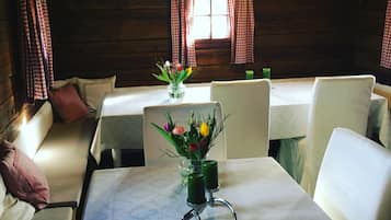 Lunch and dinner served, garden views