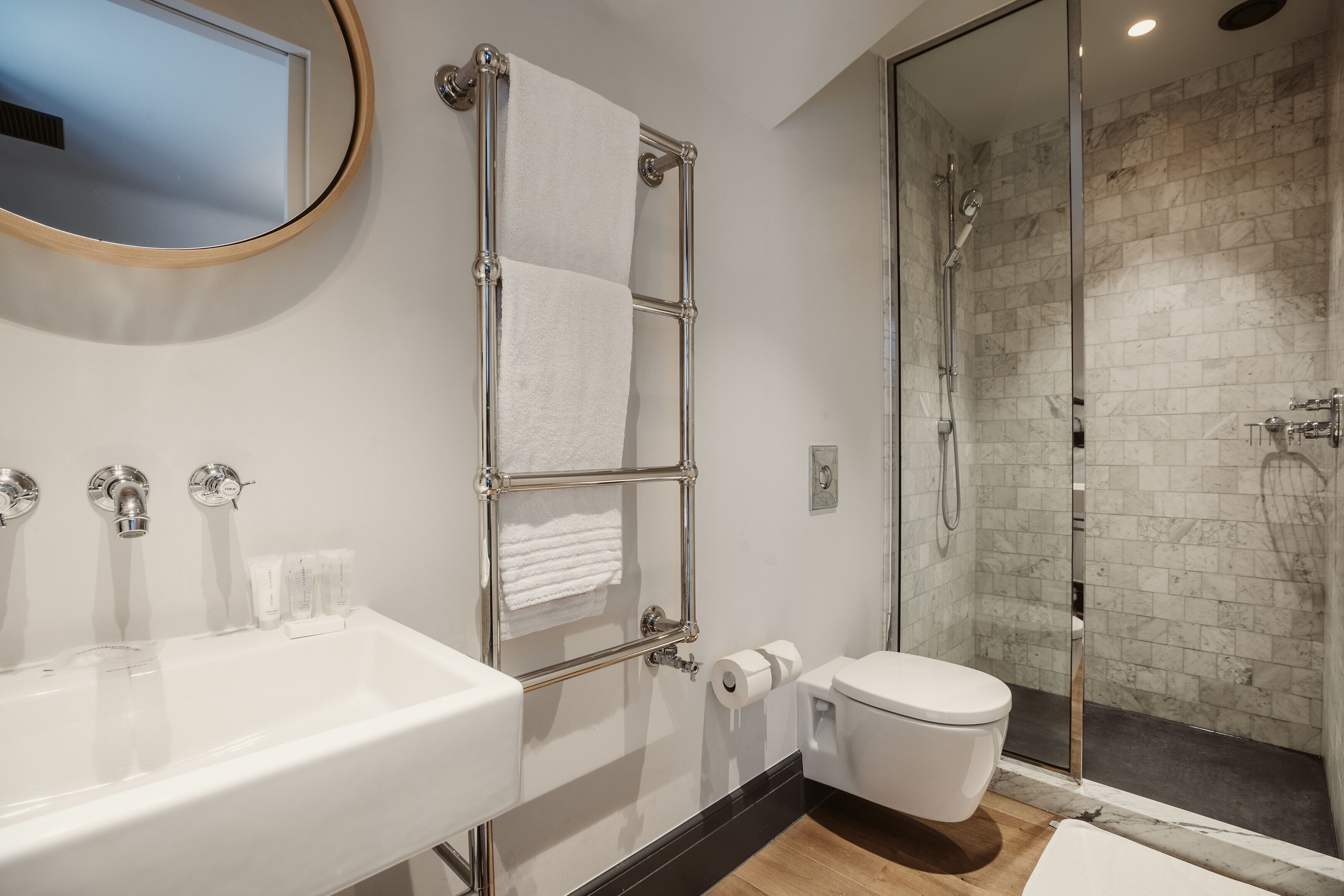 comfort double or twin room | bathroom | separate bathtub and shower, rainfall showerhead, free toiletries