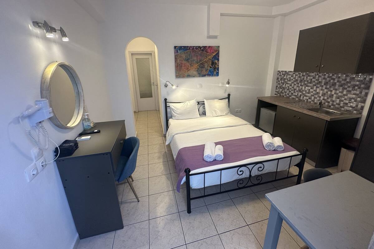 4 people Studio Ground Floor No Balcony | In-room safe, WiFi (free), bed sheets