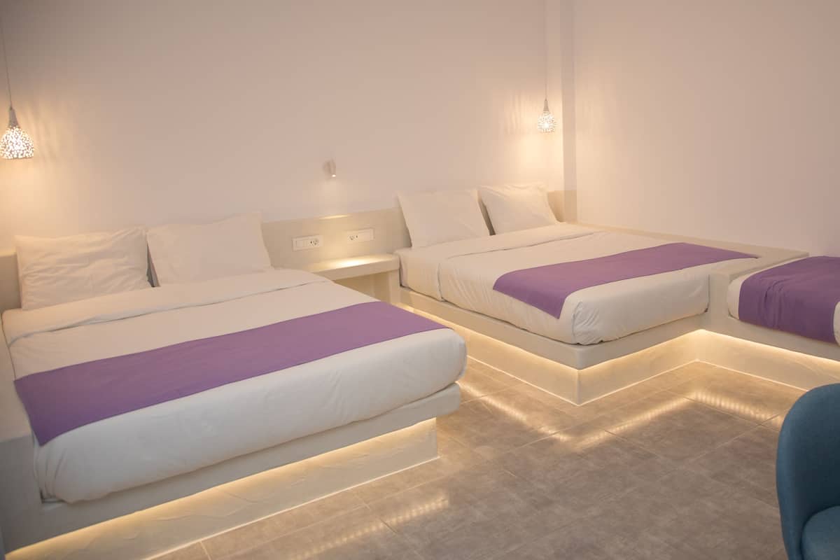 Studio, 1 Bedroom | In-room safe, free WiFi, bed sheets
