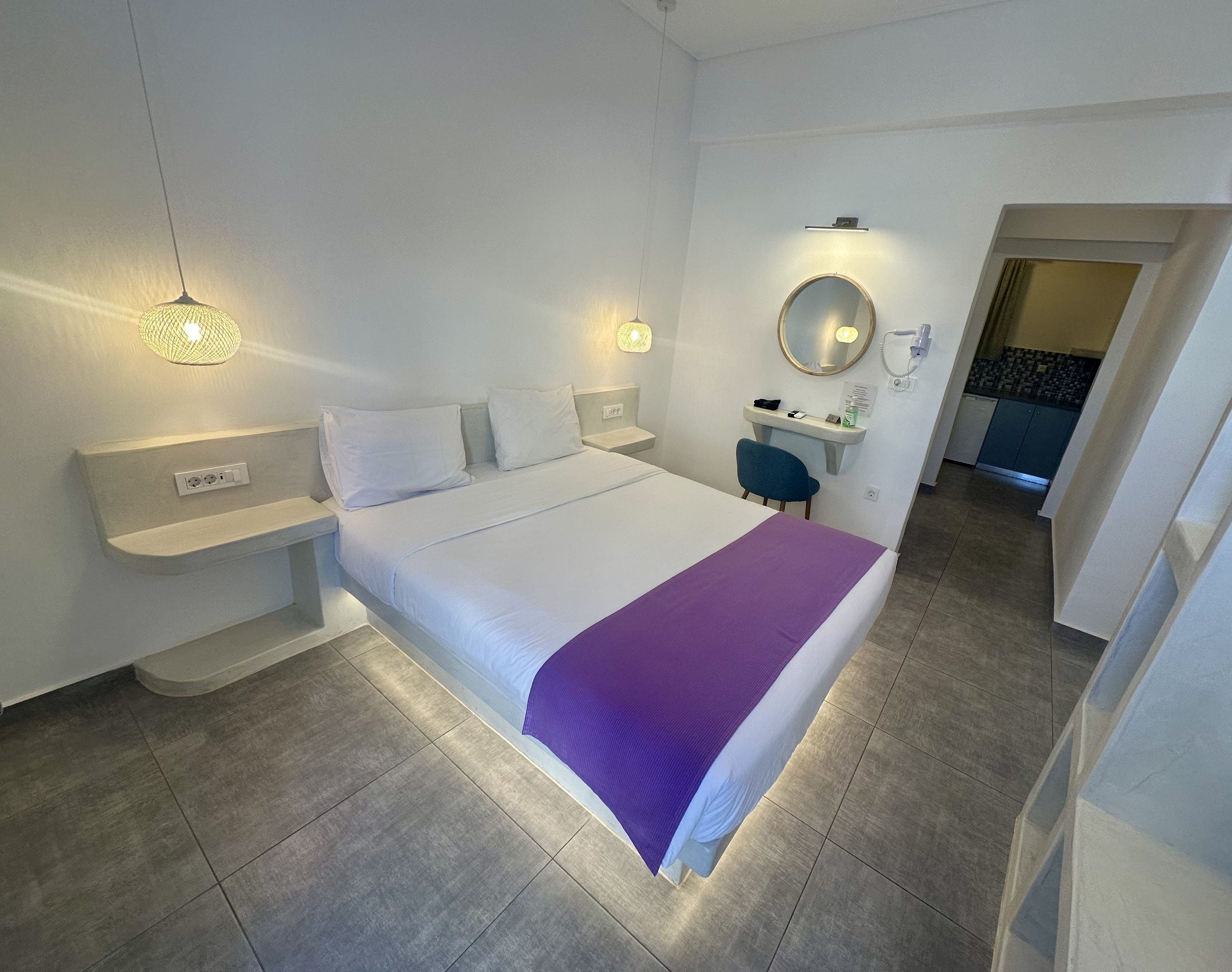 In-room safe, free WiFi, bed sheets