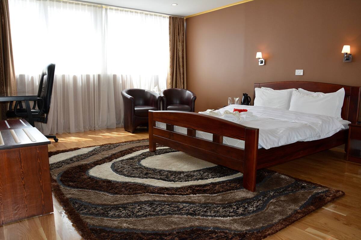 Premium bedding, Select Comfort beds, minibar, in-room safe
