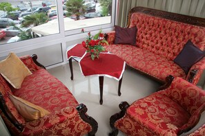 標準三人房, 1 間臥室 | 高級寢具、Select Comfort 床墊、迷你吧、房內夾萬