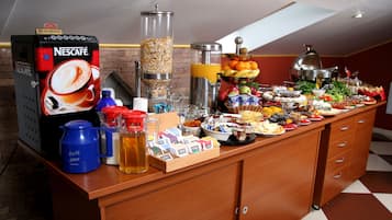 Daily buffet breakfast (MKD 300 per person)