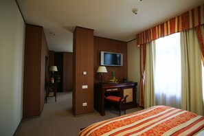 Minibar, in-room safe, soundproofing, free cots/infant beds