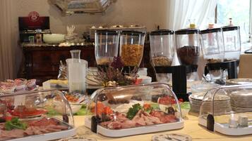 Daily buffet breakfast (EUR 9 per person)