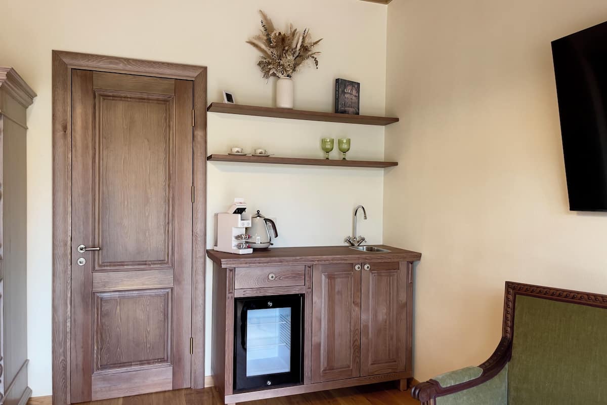 superior room, 1 bedroom, non smoking, terrace | private kitchen | fridge, espresso maker, coffee/tea maker, electric kettle