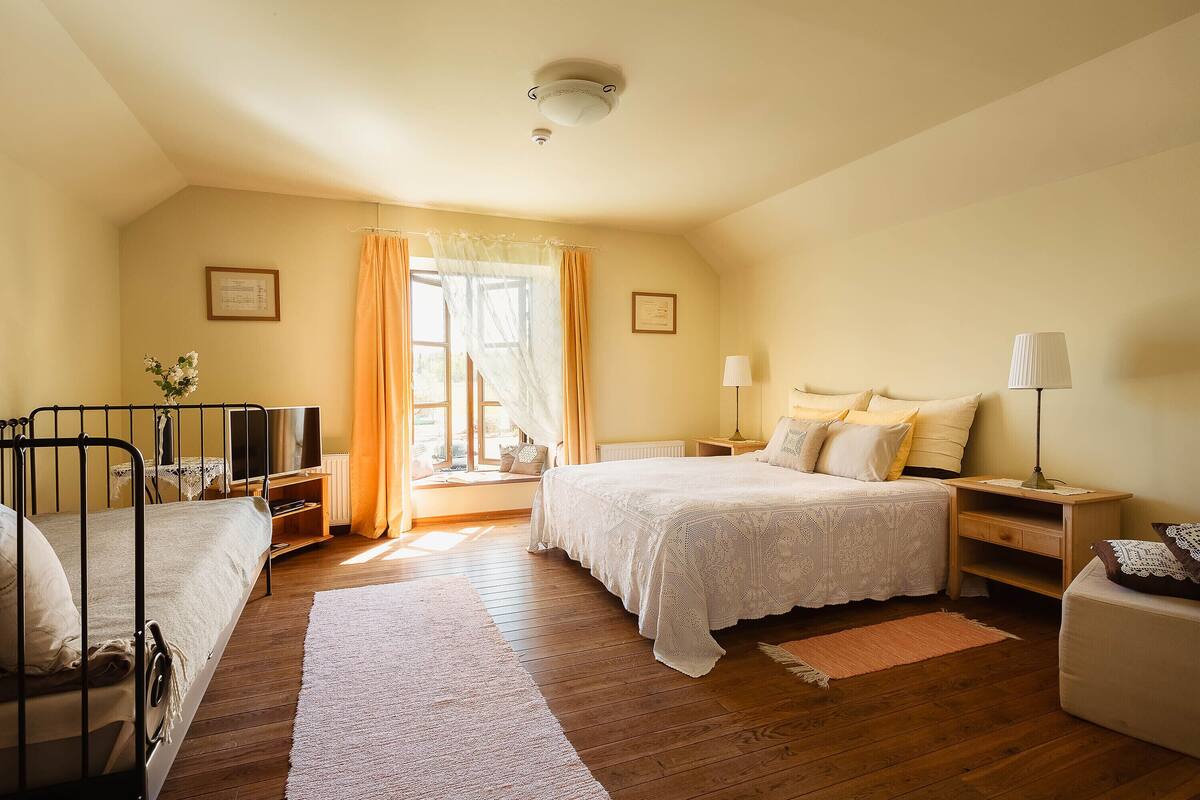 Phòng Deluxe, 1 phòng ngủ, khu vực vườn (Alexander) | Bộ đồ giường cao cấp, nệm Select Comfort