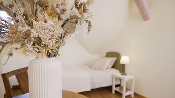 Standard Room, 2 Single Beds, Non Smoking, Garden View (Christian)