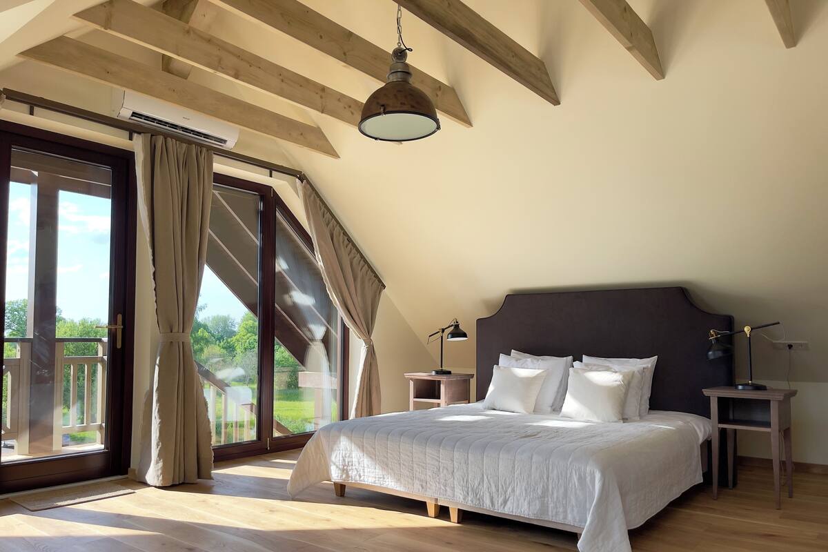 Phòng Suite phong cách lãng mạn, 1 phòng ngủ, không hút thuốc, ban công | Bộ đồ giường cao cấp, nệm Select Comfort 