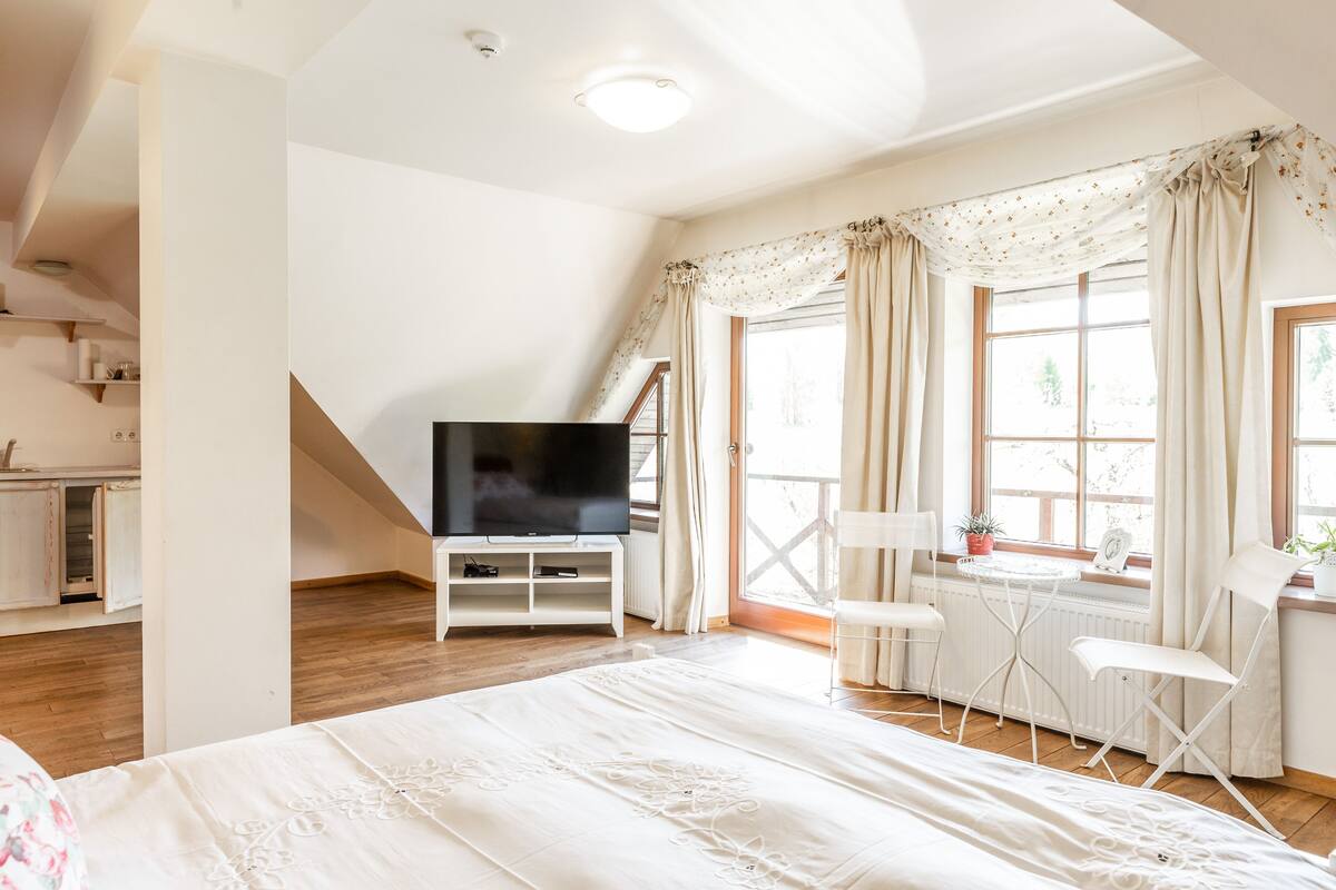 Phòng Suite phong cách lãng mạn, không hút thuốc, ban công (Elizabeth) | Bộ đồ giường cao cấp, nệm Select Comfort 