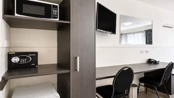 Double Room | 1 bedroom, Egyptian cotton sheets, premium bedding, pillow-top beds
