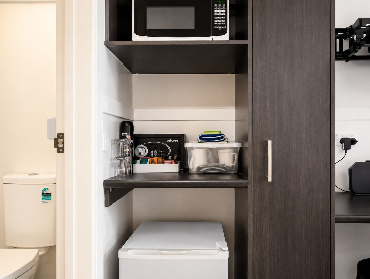 Queen Room | Private kitchen