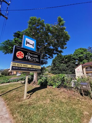 Façana frontal de l'allotjament