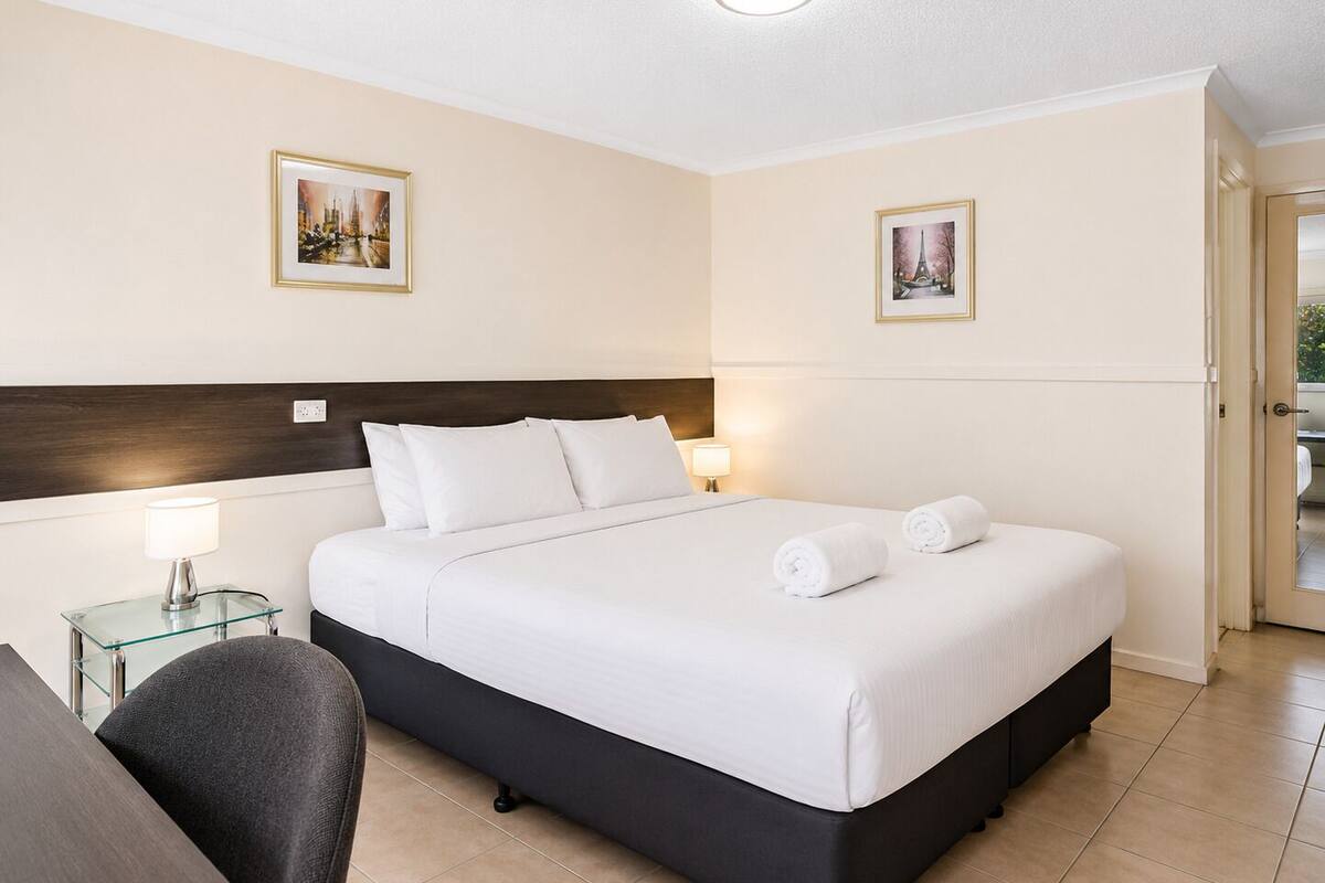 Queen Room | 1 bedroom, Egyptian cotton sheets, premium bedding, pillowtop beds