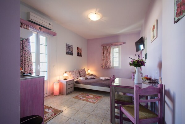 Phòng Superior | Khu phòng khách | TV 