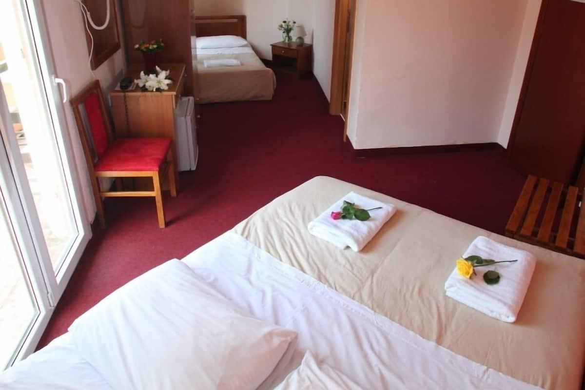 三人房 | 舒適加層、客房內保險箱、遮光布/窗簾、隔音