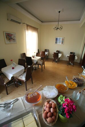 Restaurant - Emporikon (Thessaloniki)