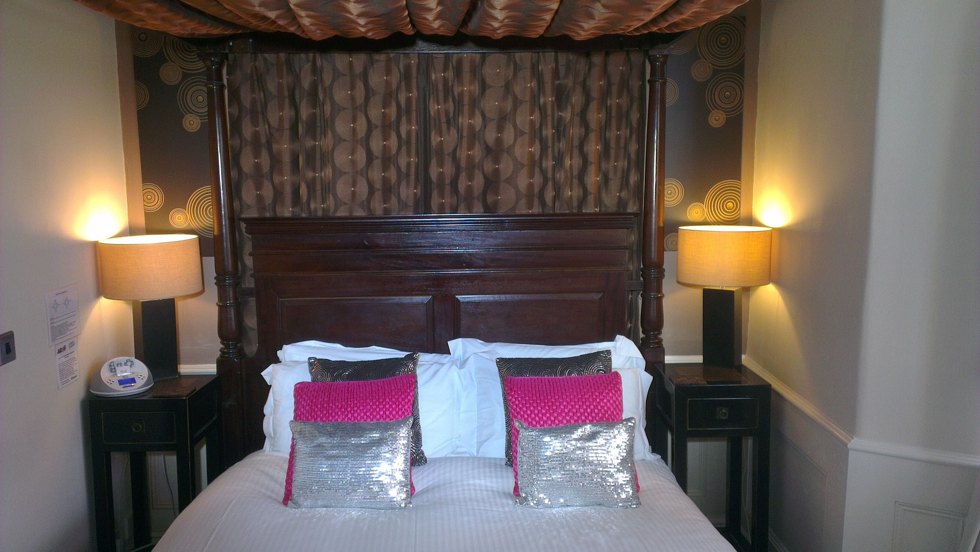 Photo - The Bath House Boutique B&B - IN-ROOM Breakfast - FREE parking