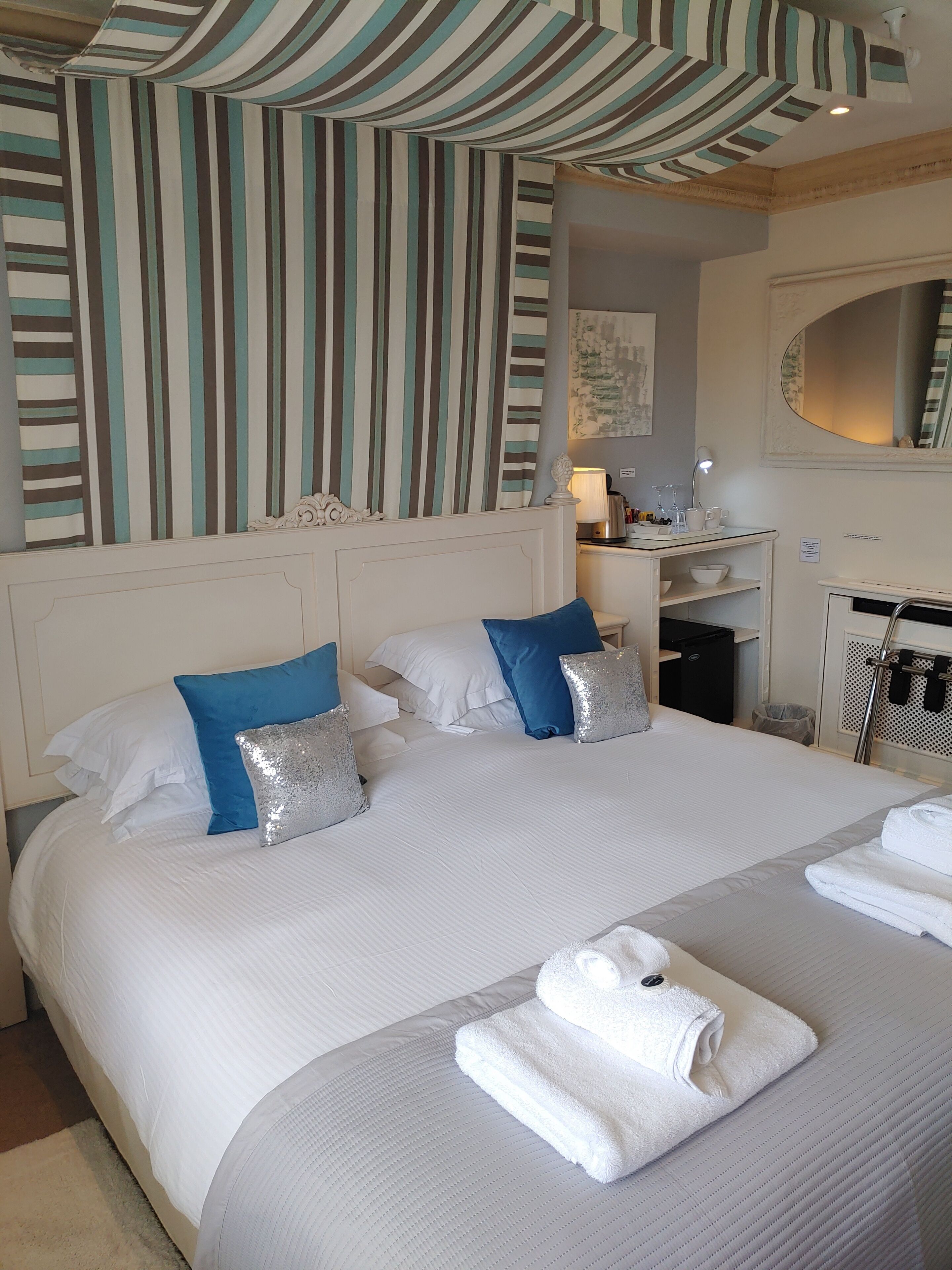 Photo - The Bath House Boutique B&B - IN-ROOM Breakfast - FREE parking