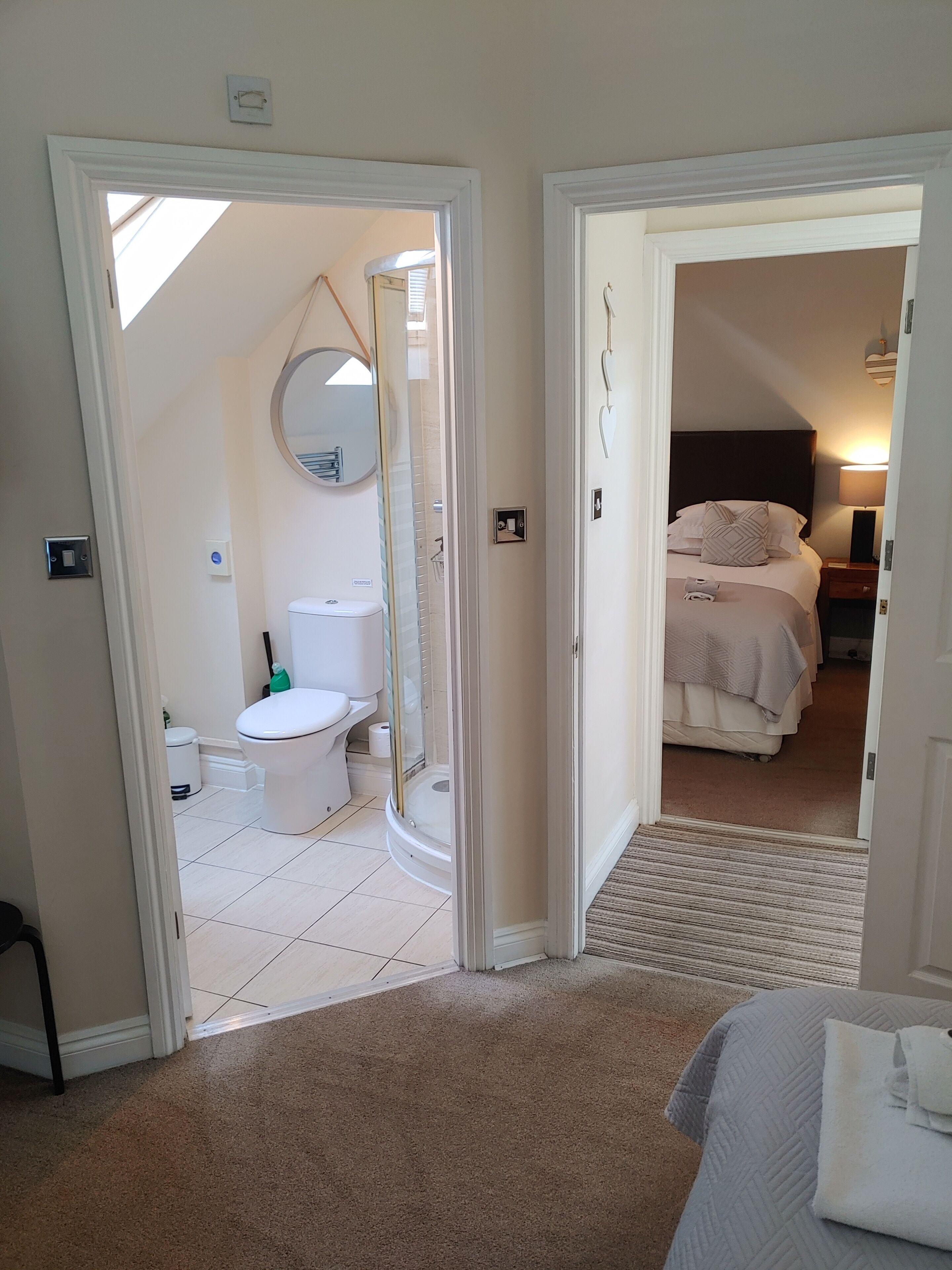 Premium Apartment, 2 Bedrooms | Bathroom | Combined shower/bathtub, free toiletries, hair dryer, towels