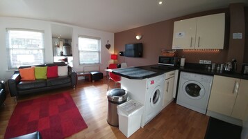 Premium-íbúð - 2 svefnherbergi | Einkaeldhús | Ísskápur í fullri stærð, örbylgjuofn, bakarofn, eldavélarhellur