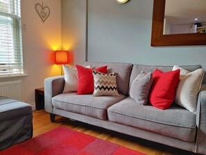 Appartement Premium, 1 chambre | Coin séjour | Télévision à écran plat de 42 pouces avec chaînes numériques, télévision