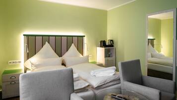 Double room island side | Hypo-allergenic bedding, down comforters, Select Comfort beds, minibar