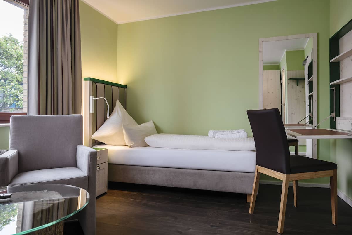 Single room island side | Hypo-allergenic bedding, down duvets, Select Comfort beds, minibar
