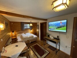 Triple Room, Balcony | Free WiFi, bed sheets