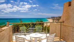 Premium bedding, minibar, in-room safe, desk - SBH Taro Beach Hotel (Pajara)
