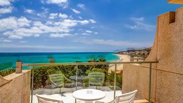 Ropa de cama de alta calidad y minibar