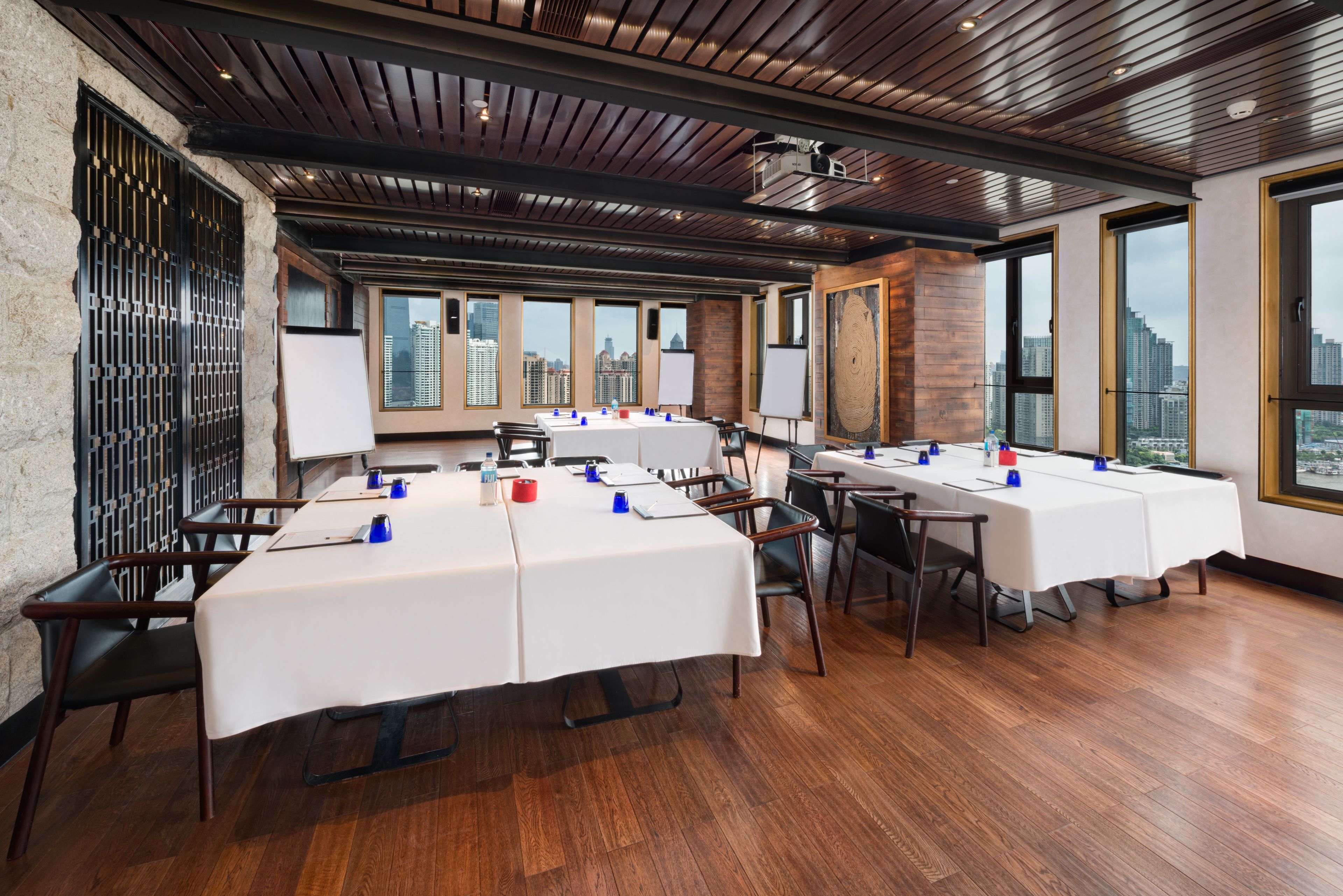 3 restaurants, breakfast, lunch, dinner served; asian cuisine