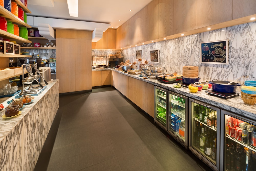 Hotel Indigo Shanghai on The Bund by null