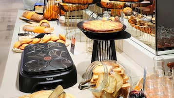 Daily buffet breakfast for a fee