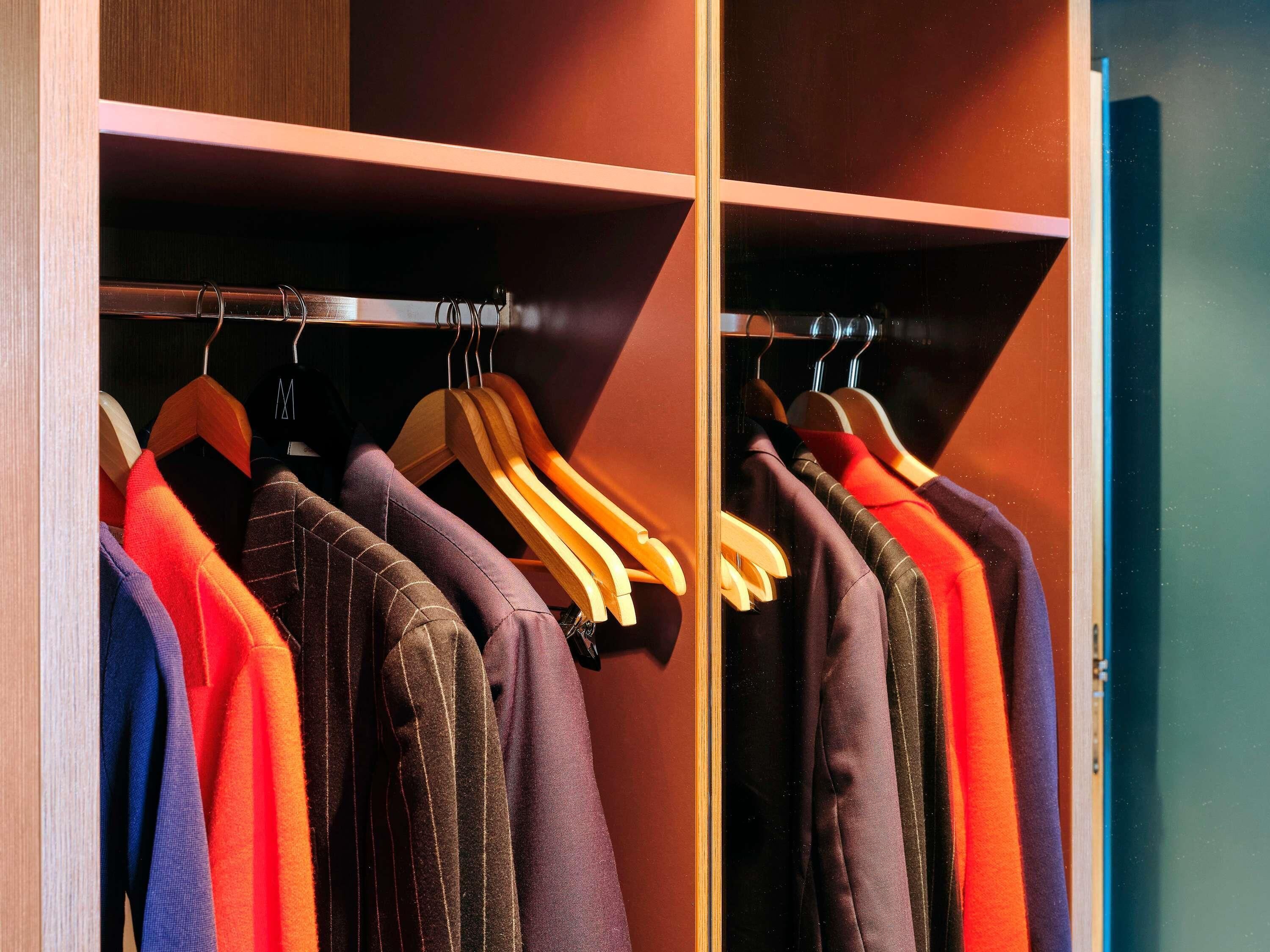 Ropa de cama de alta calidad y minibar 