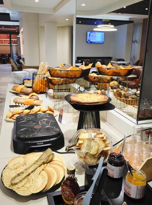 Daily buffet breakfast for a fee