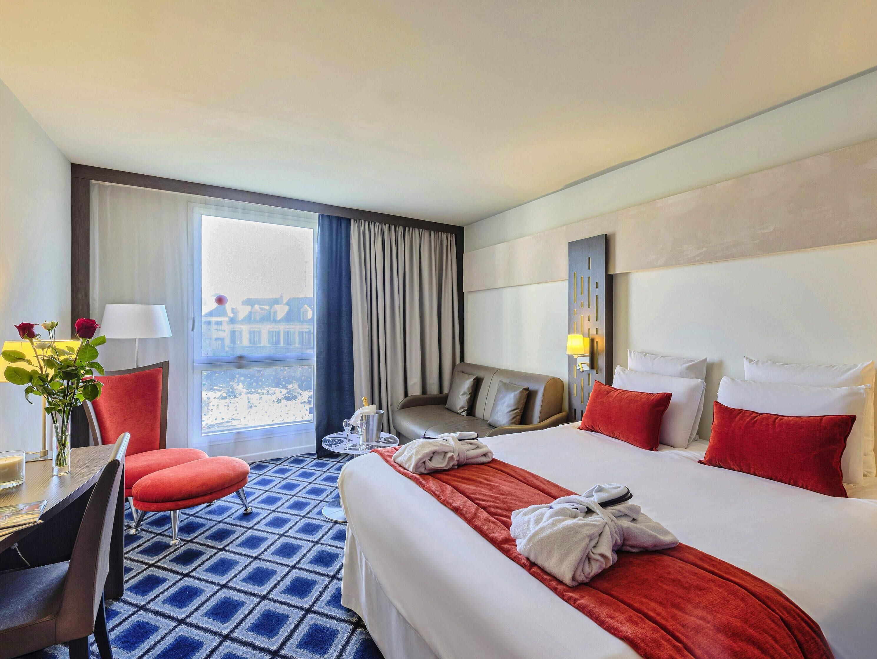 Privilege, Room | Premium bedding, minibar, in-room safe, desk