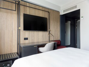 Standard Room, Balcony (Net Zero) | In-room safe, desk, laptop workspace, blackout curtains - Radisson RED Oslo City Centre, A Verified Net Zero Hotel (Oslo)